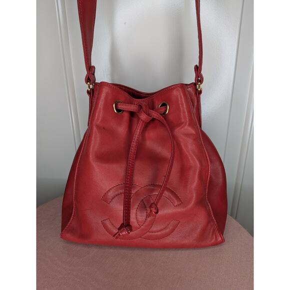 Chanel Lambskin CC Drawstring Bucket Bag Red Crossbody With Attached Zip Wallet - Picture 1 of 16